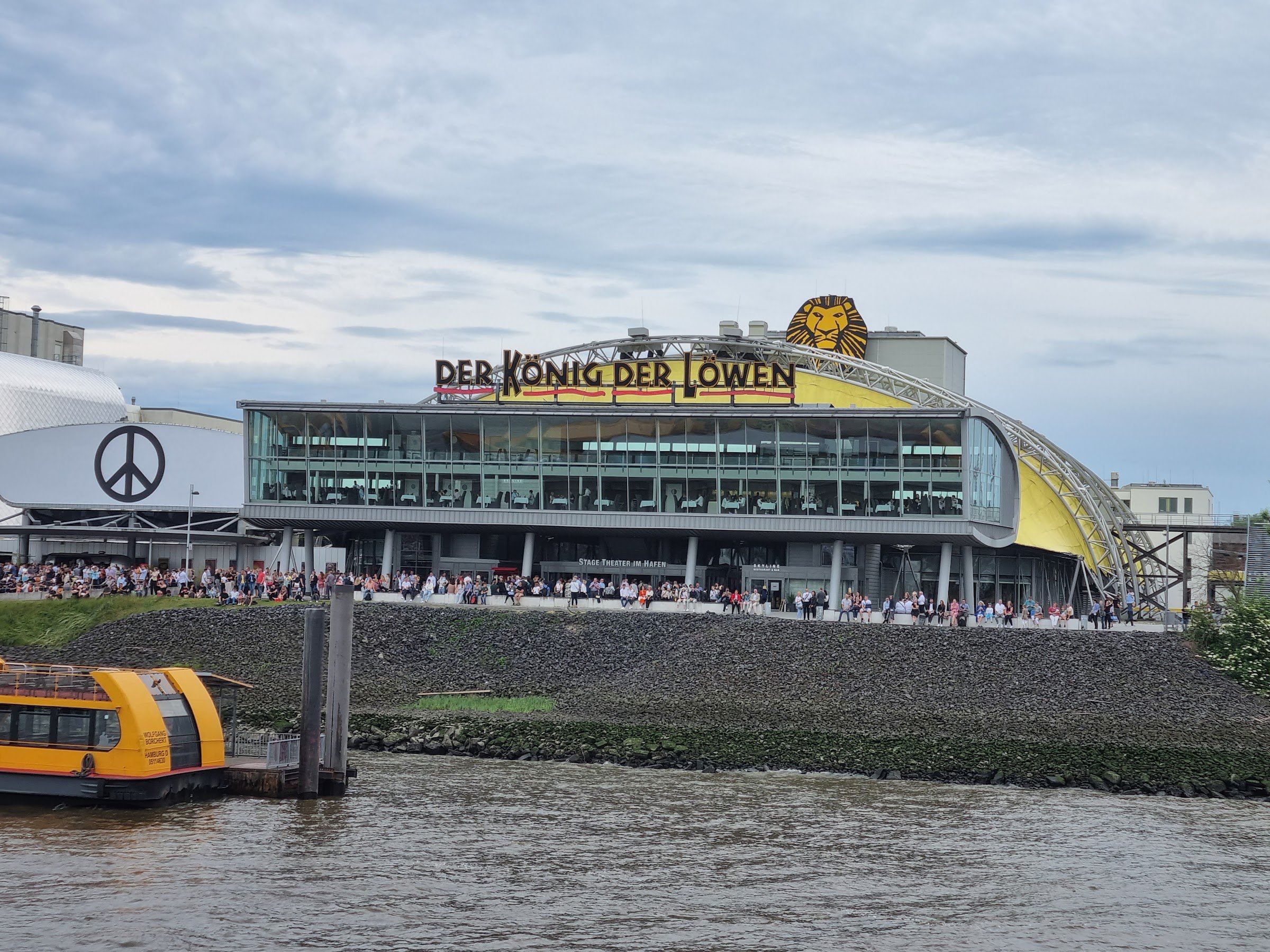 St. Pauli Piers (Landungsbrücken)